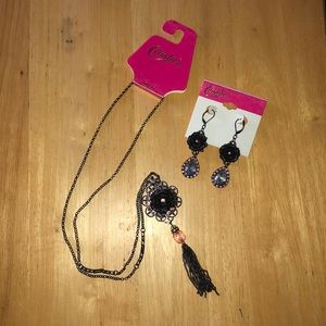 3/$20 ❤️ Candies necklace and earrings set